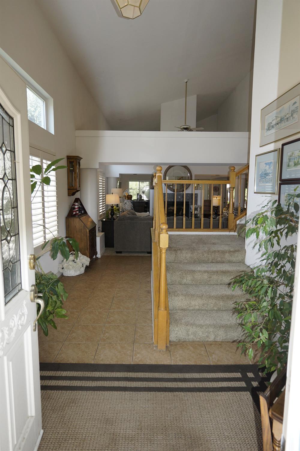 742 N Marion Ave, Clovis, CA 93611