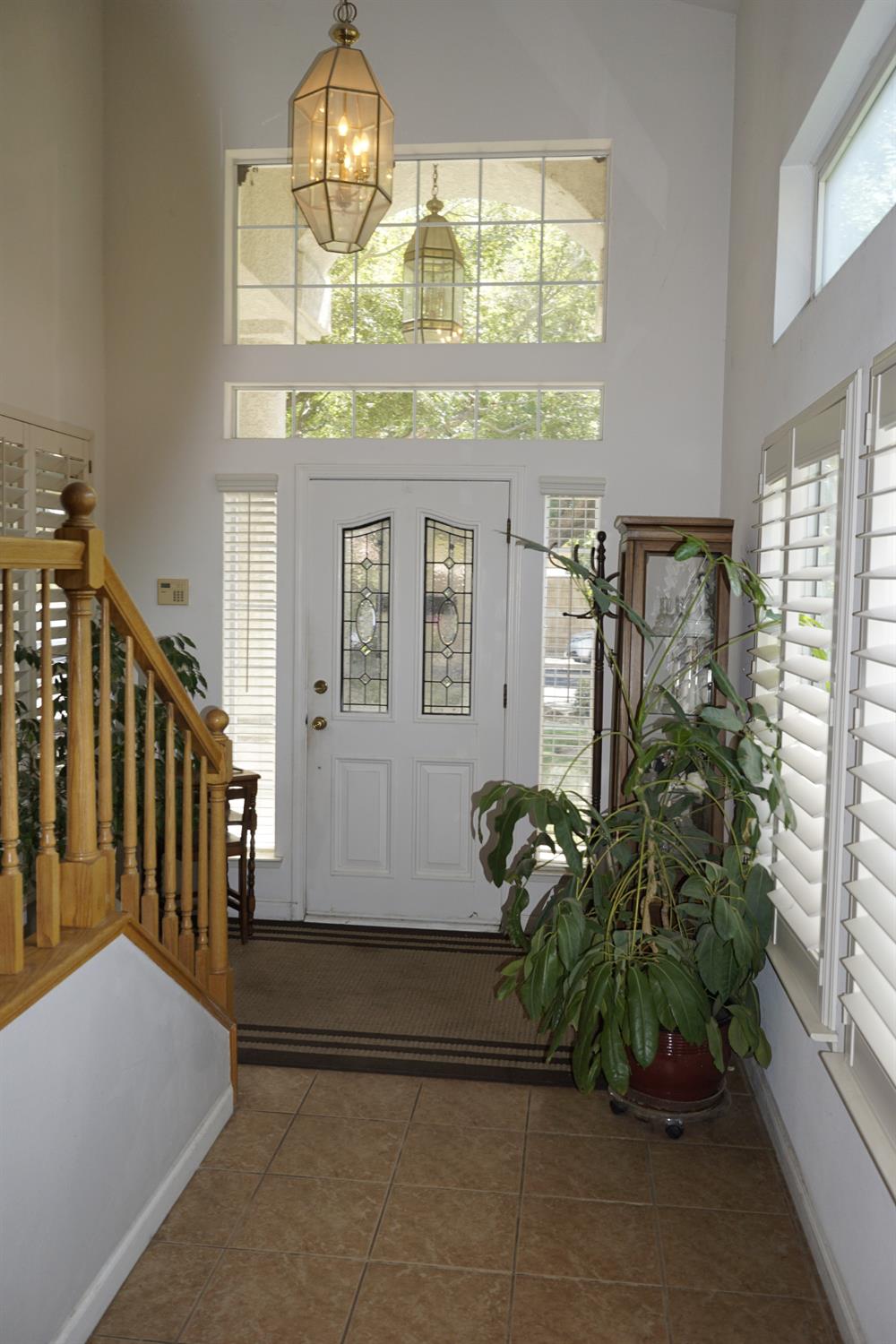 742 N Marion Ave, Clovis, CA 93611