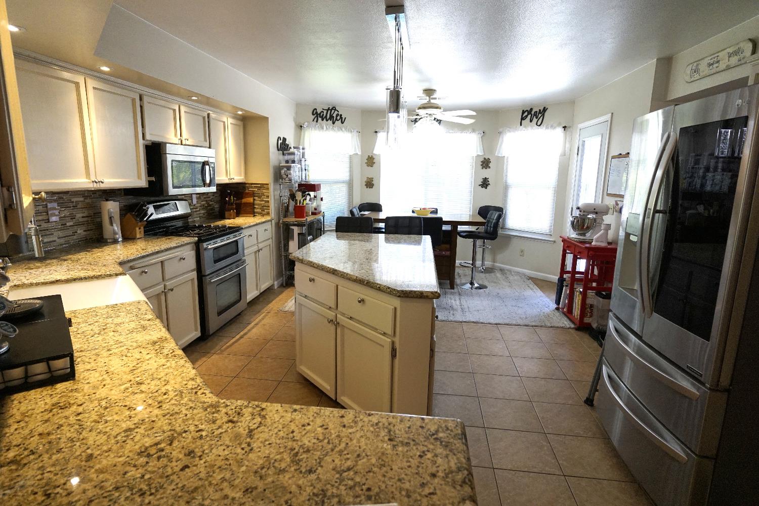 742 N Marion Ave, Clovis, CA 93611