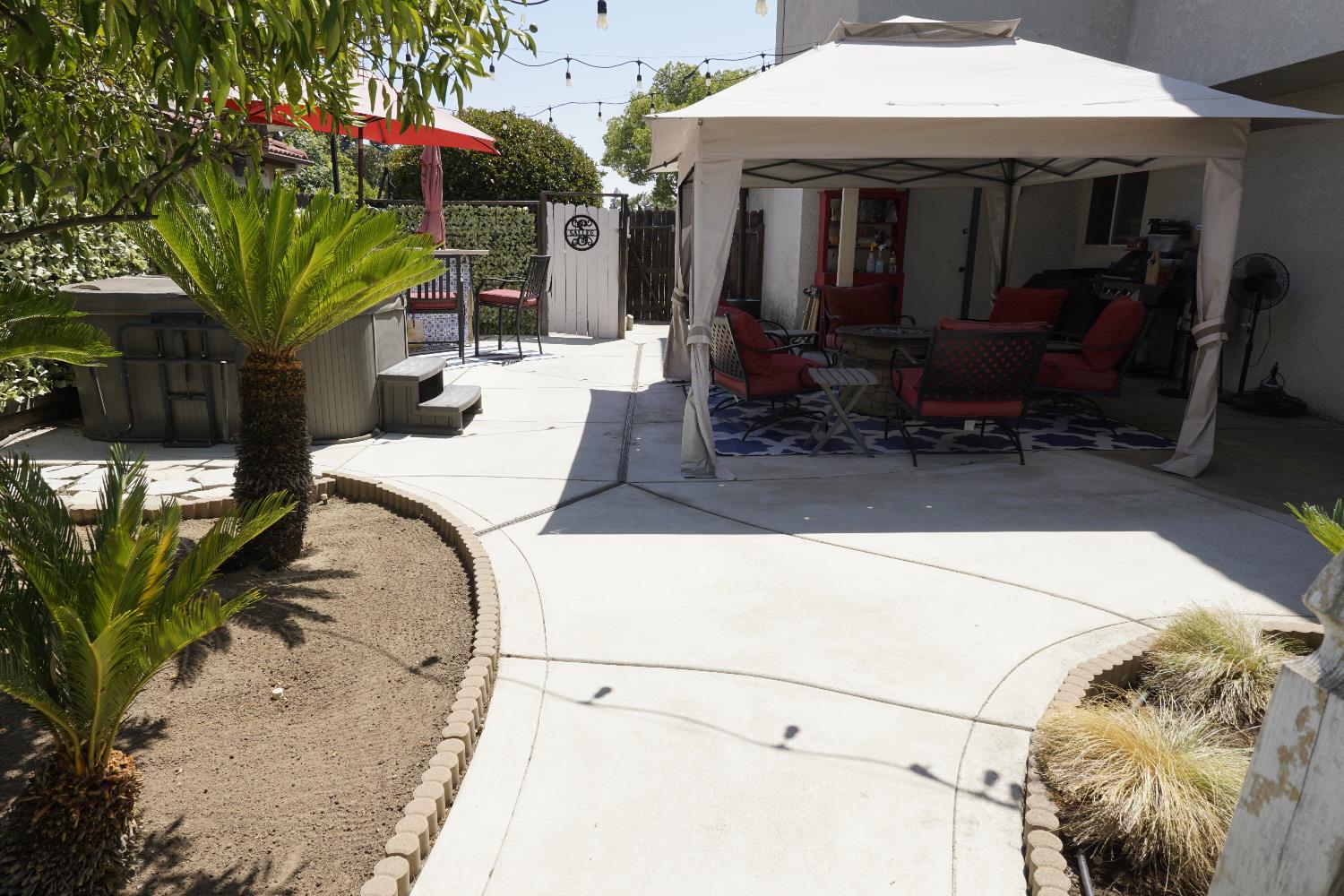 742 N Marion Ave, Clovis, CA 93611