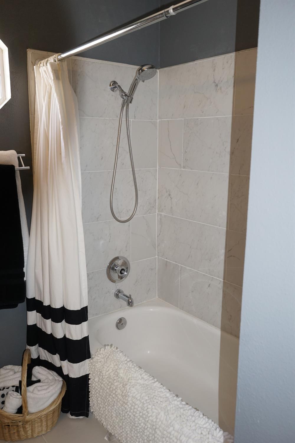 742 N Marion Ave, Clovis, CA 93611