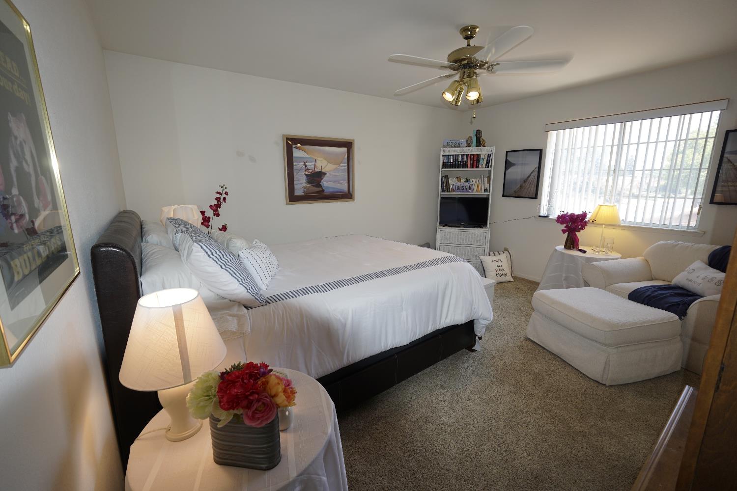742 N Marion Ave, Clovis, CA 93611