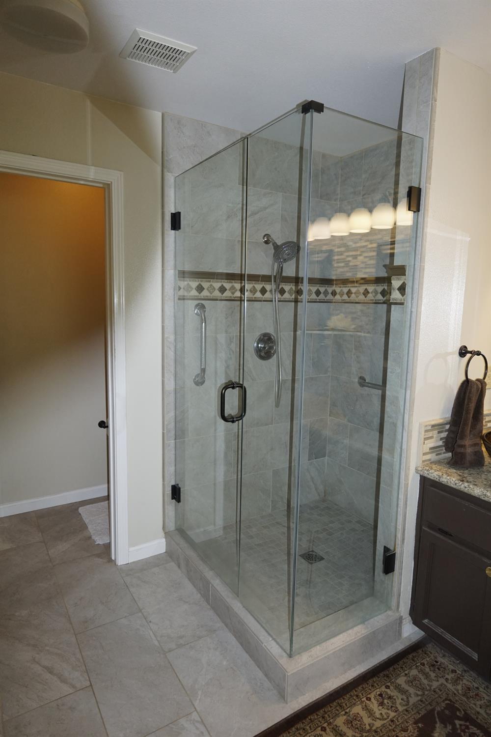 742 N Marion Ave, Clovis, CA 93611