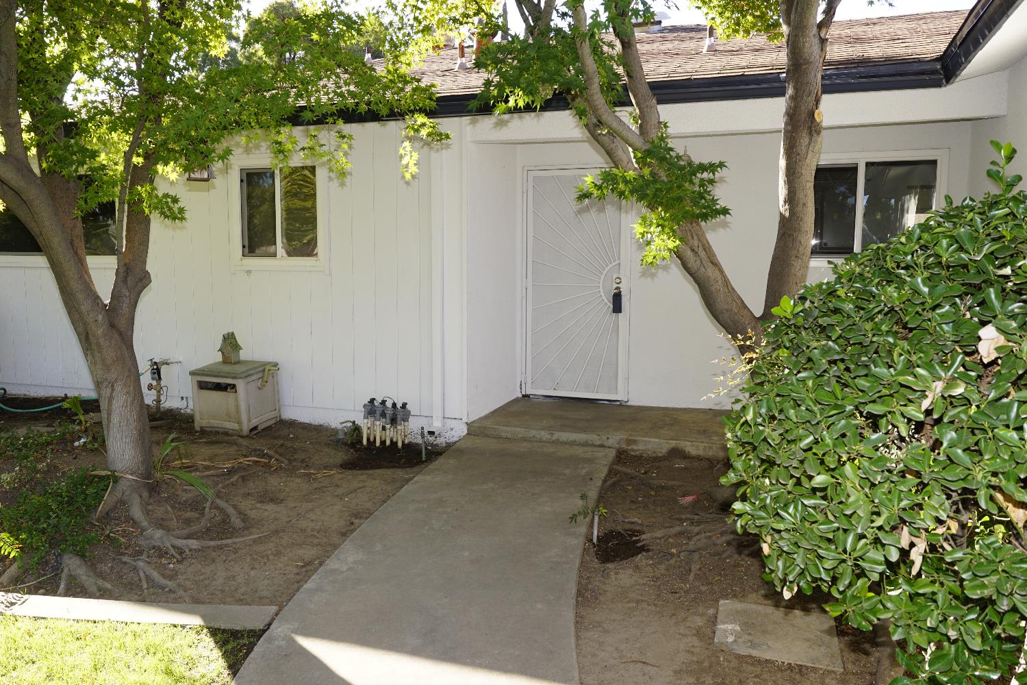 5936 E Lansing Way, Fresno, CA 93727