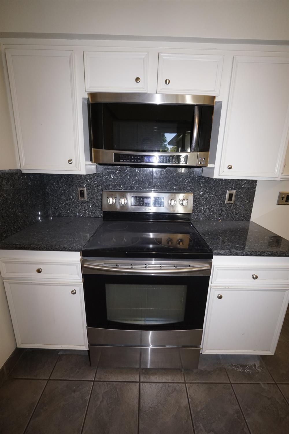 5936 E Lansing Way, Fresno, CA 93727