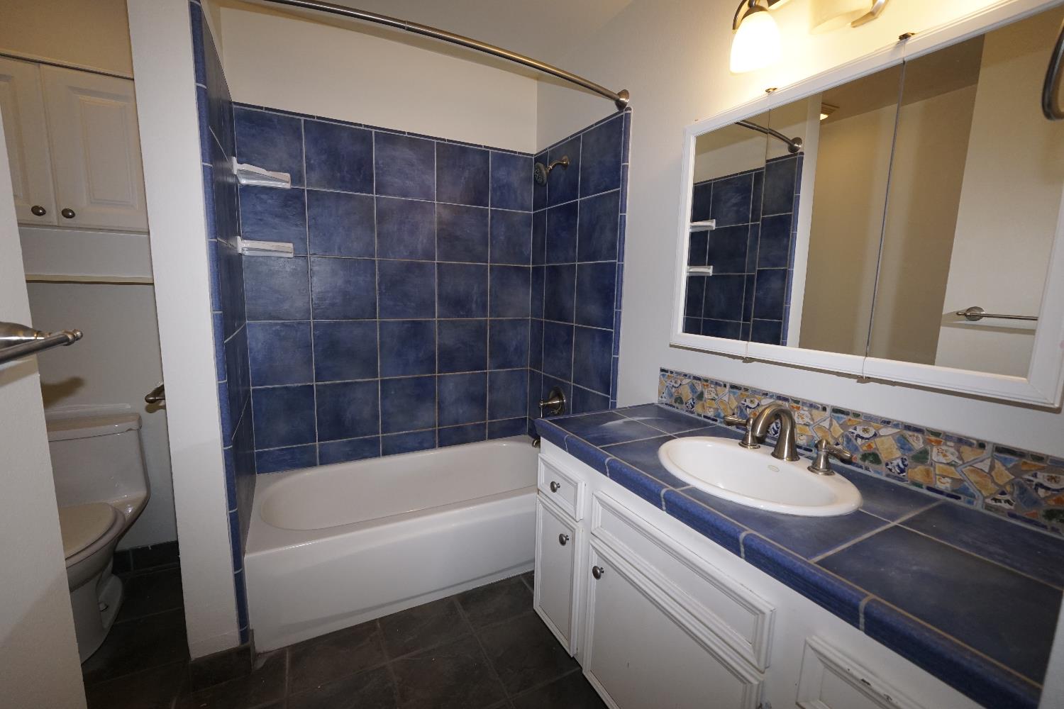 5936 E Lansing Way, Fresno, CA 93727