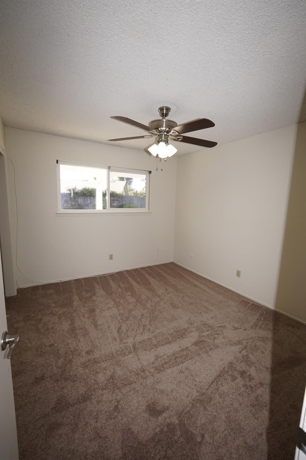 5936 E Lansing Way, Fresno, CA 93727