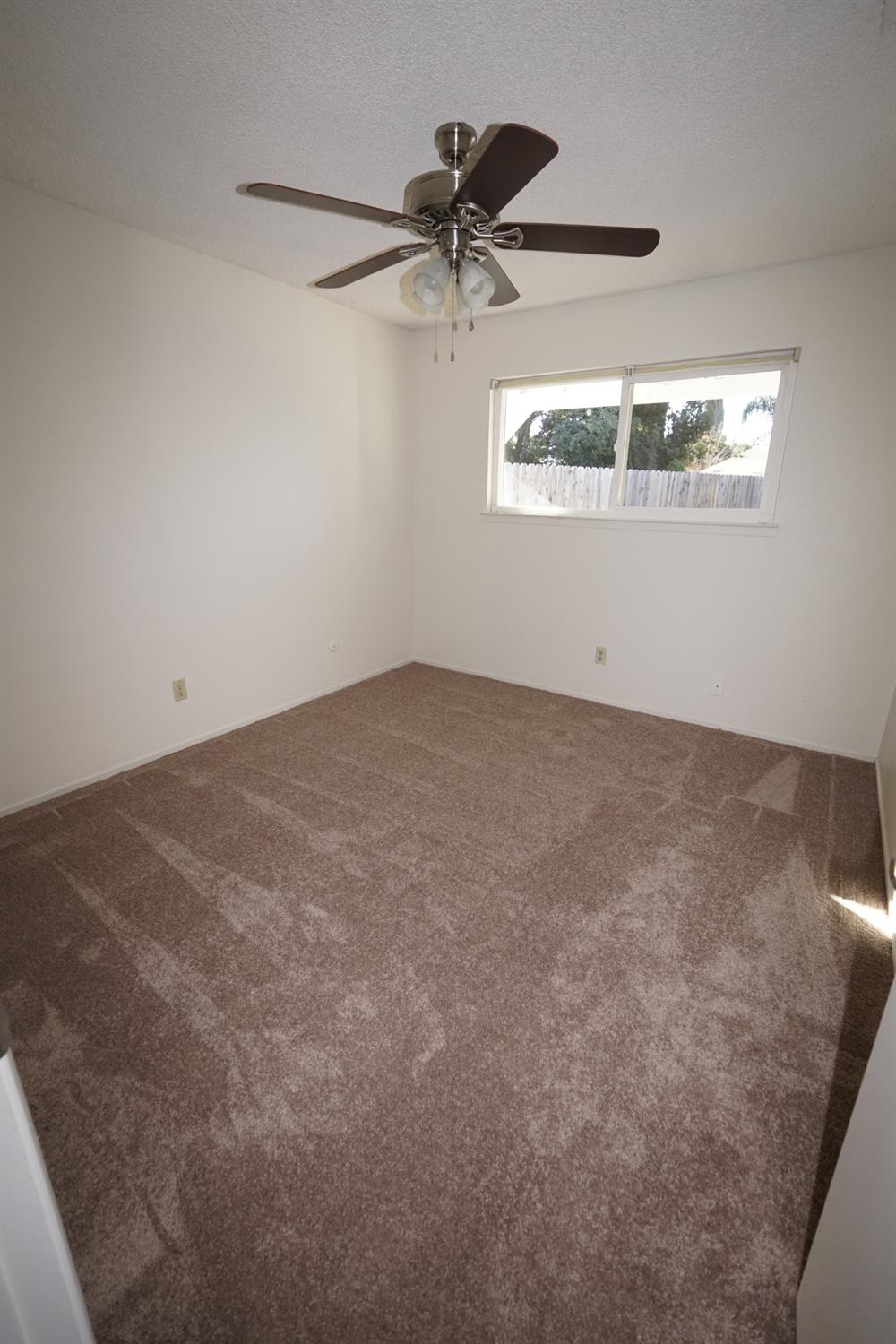 5936 E Lansing Way, Fresno, CA 93727