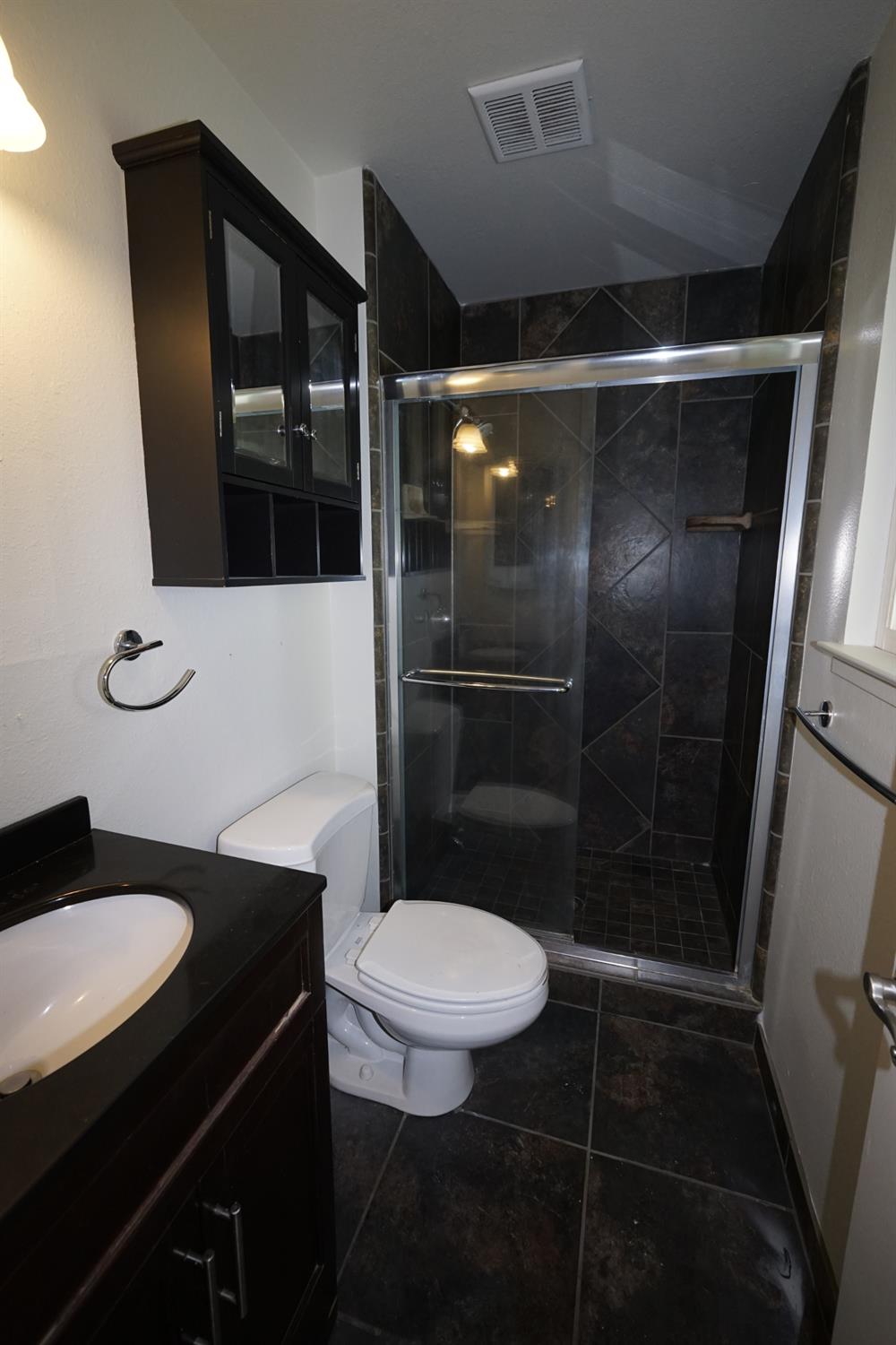 5936 E Lansing Way, Fresno, CA 93727