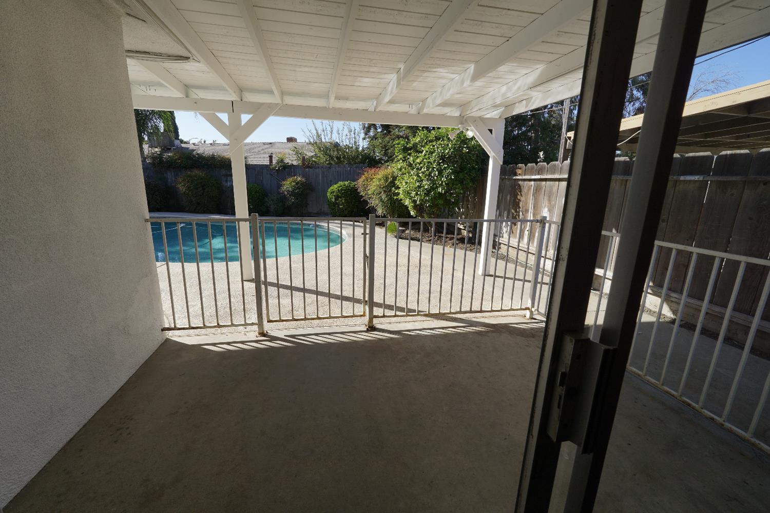 5936 E Lansing Way, Fresno, CA 93727