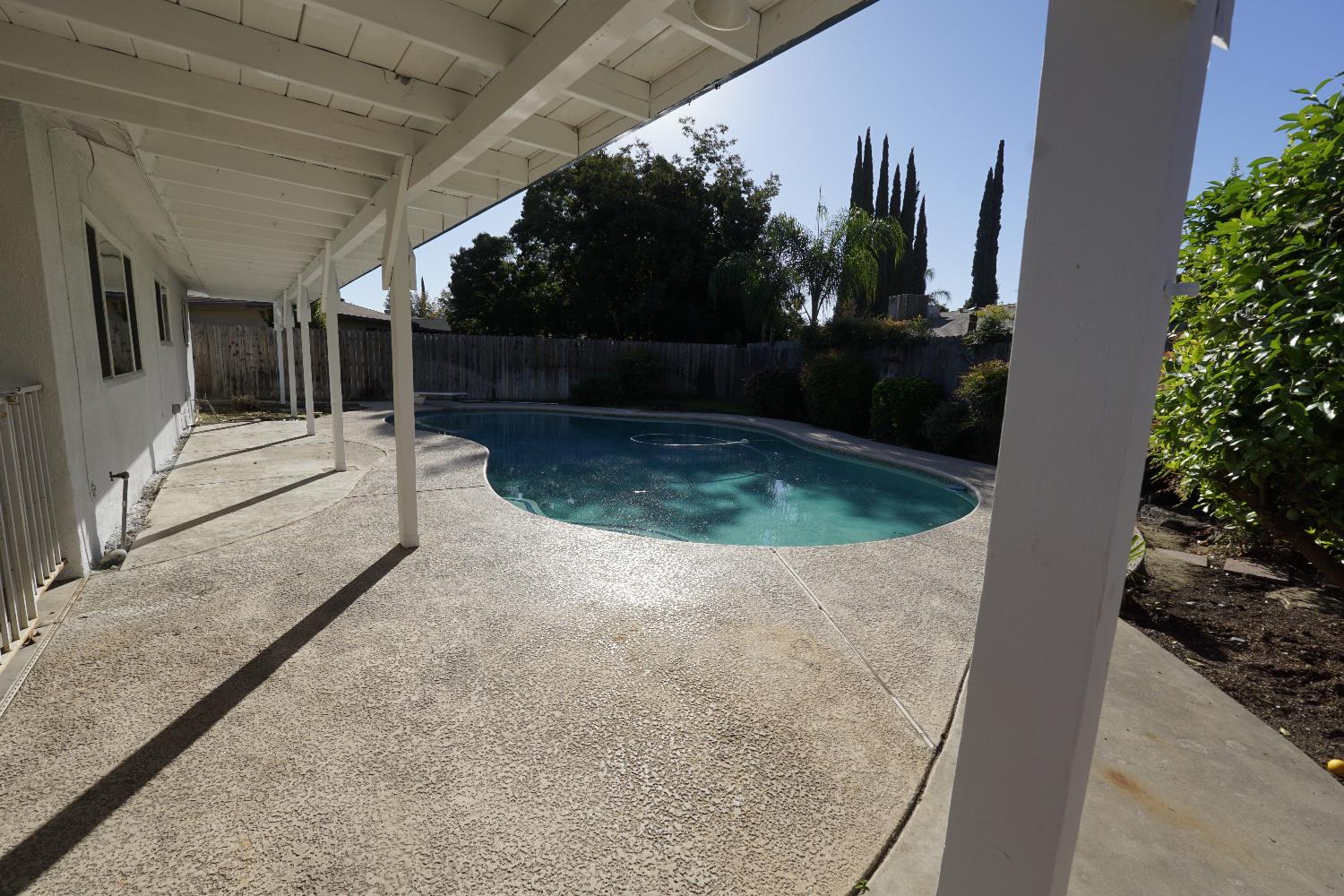 5936 E Lansing Way, Fresno, CA 93727