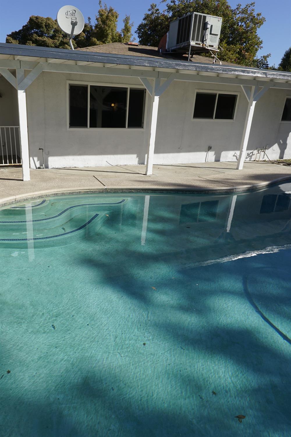 5936 E Lansing Way, Fresno, CA 93727