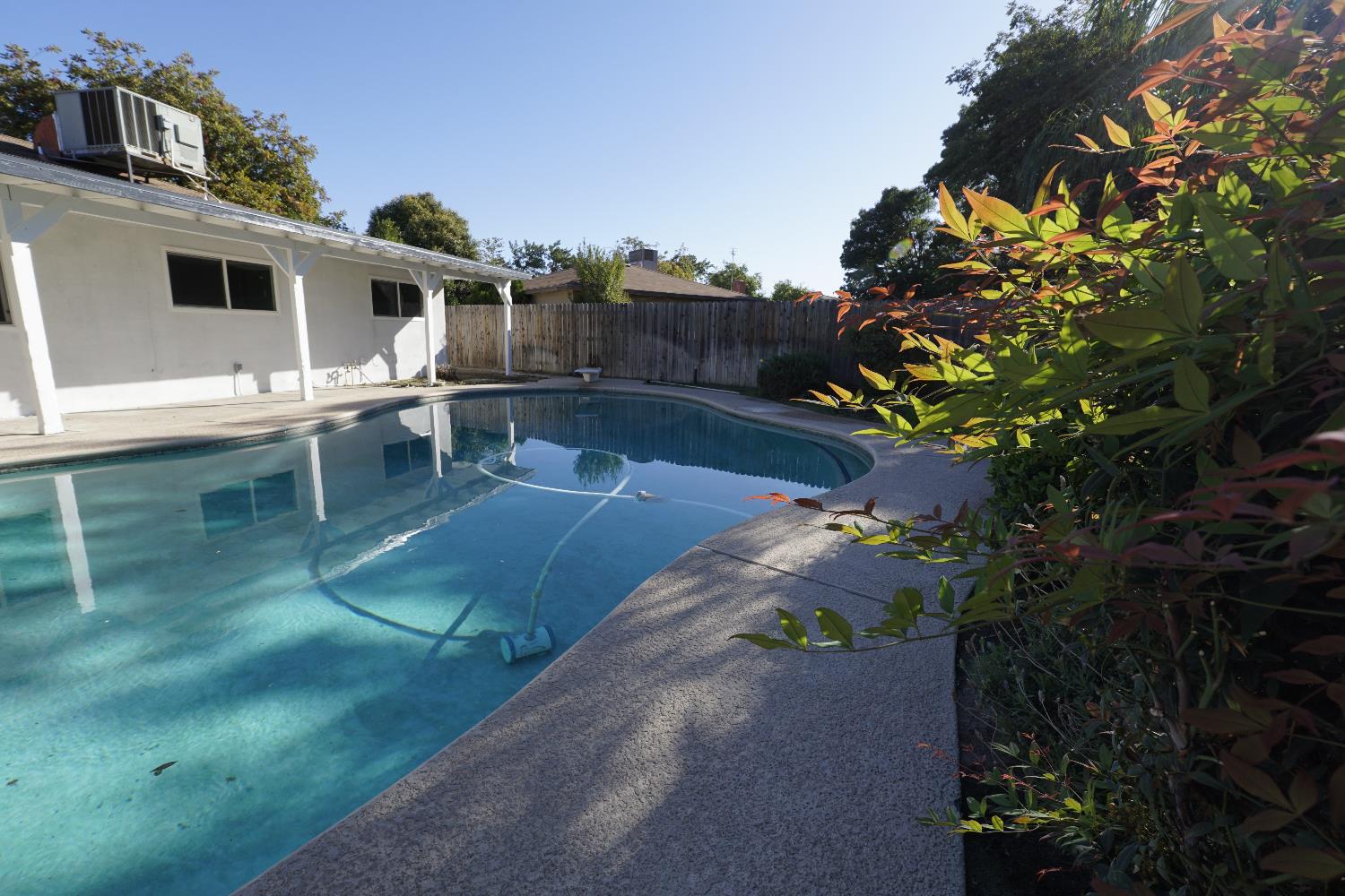 5936 E Lansing Way, Fresno, CA 93727