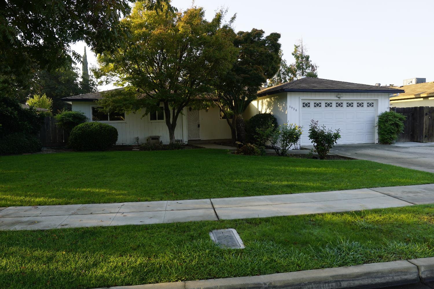 5936 E Lansing Way, Fresno, CA 93727