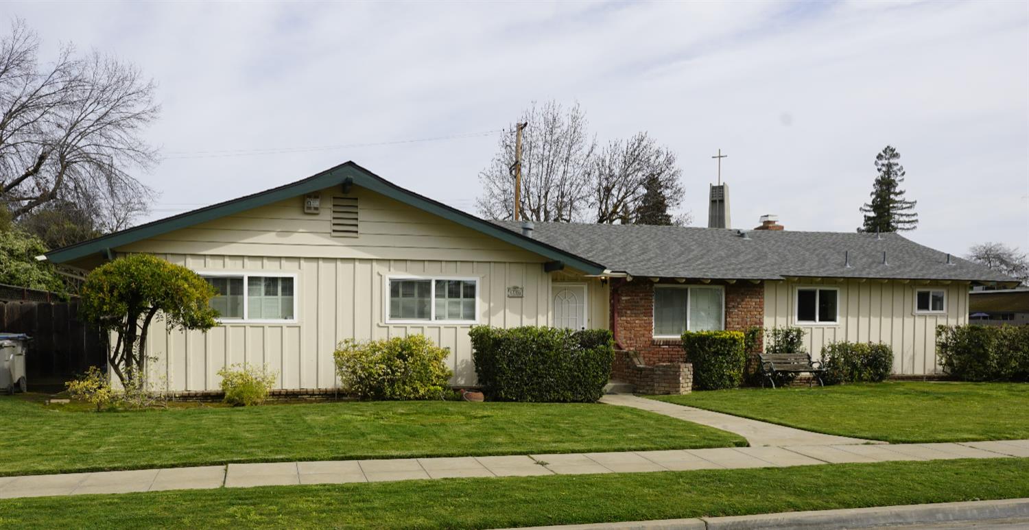 6016 N Nantucket Ave, Fresno, CA 93704