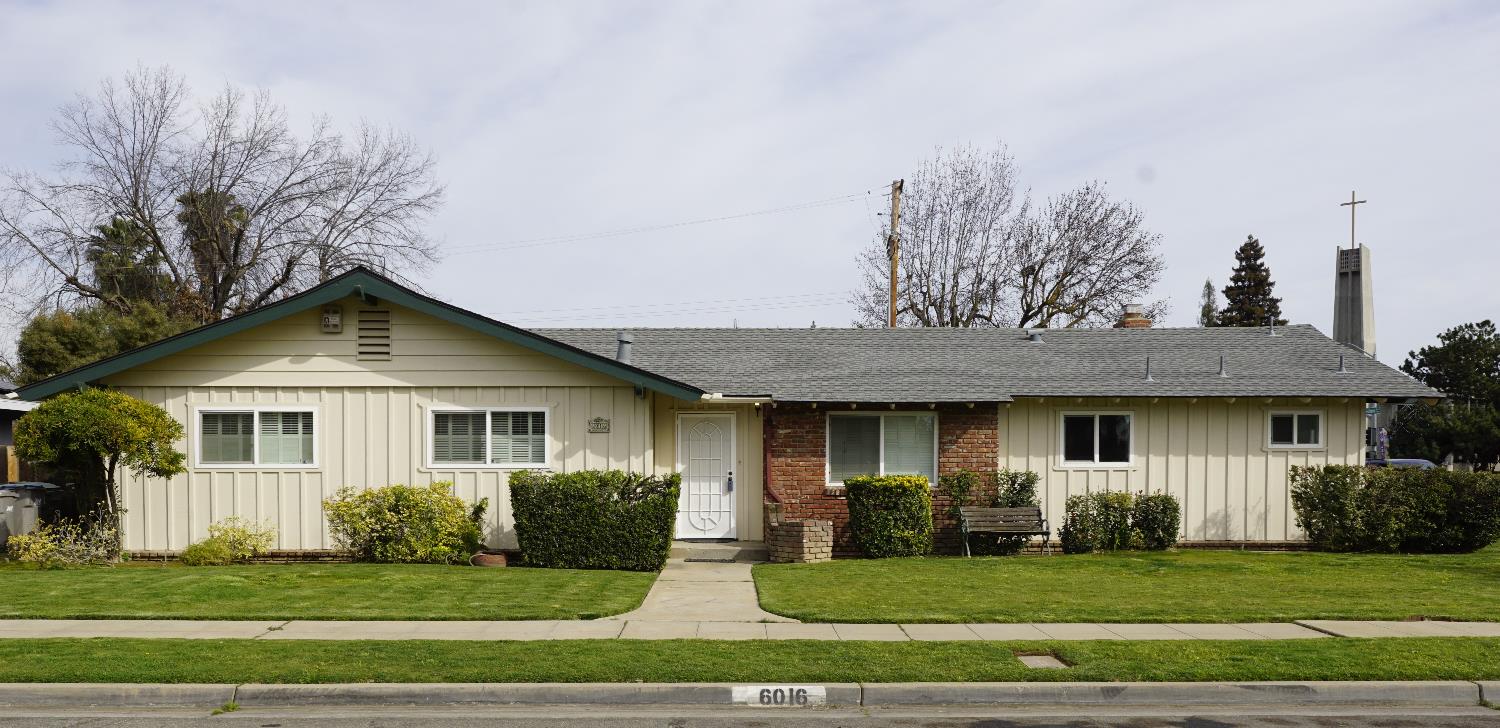6016 N Nantucket Ave, Fresno, CA 93704