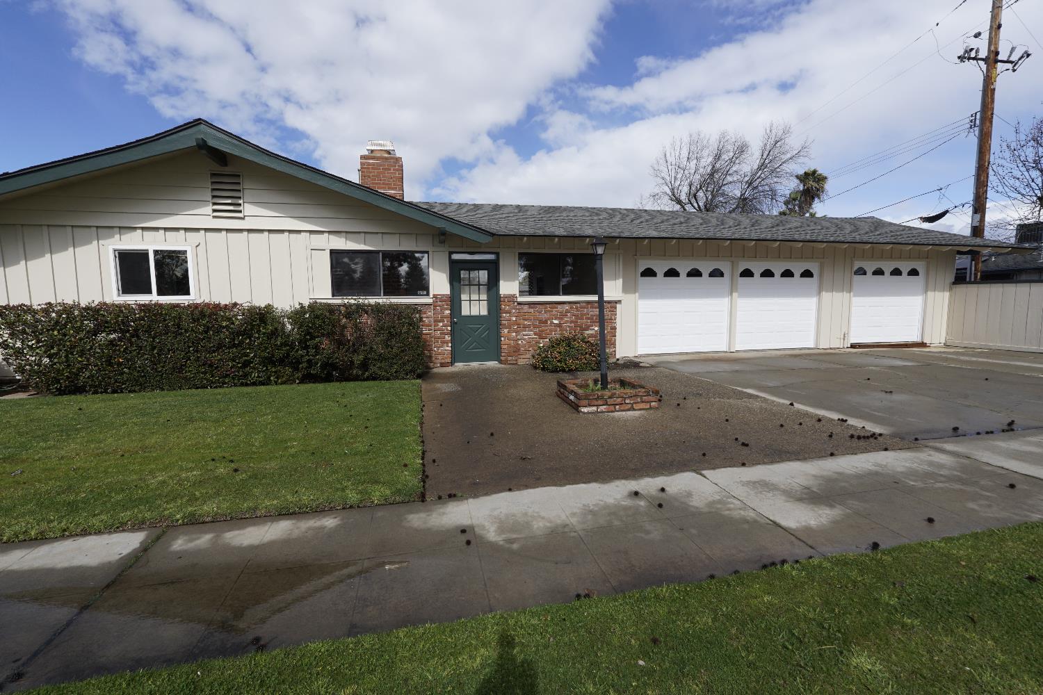 6016 N Nantucket Ave, Fresno, CA 93704