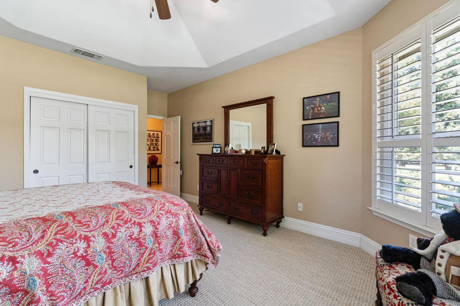 10595 E San Felipe Ave, Clovis, CA 93619