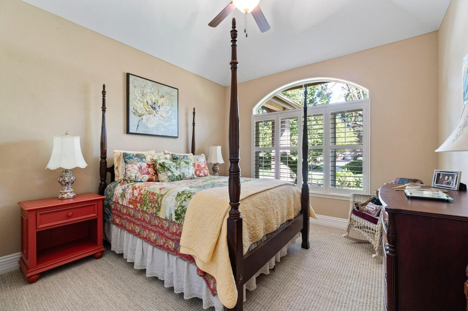 10595 E San Felipe Ave, Clovis, CA 93619