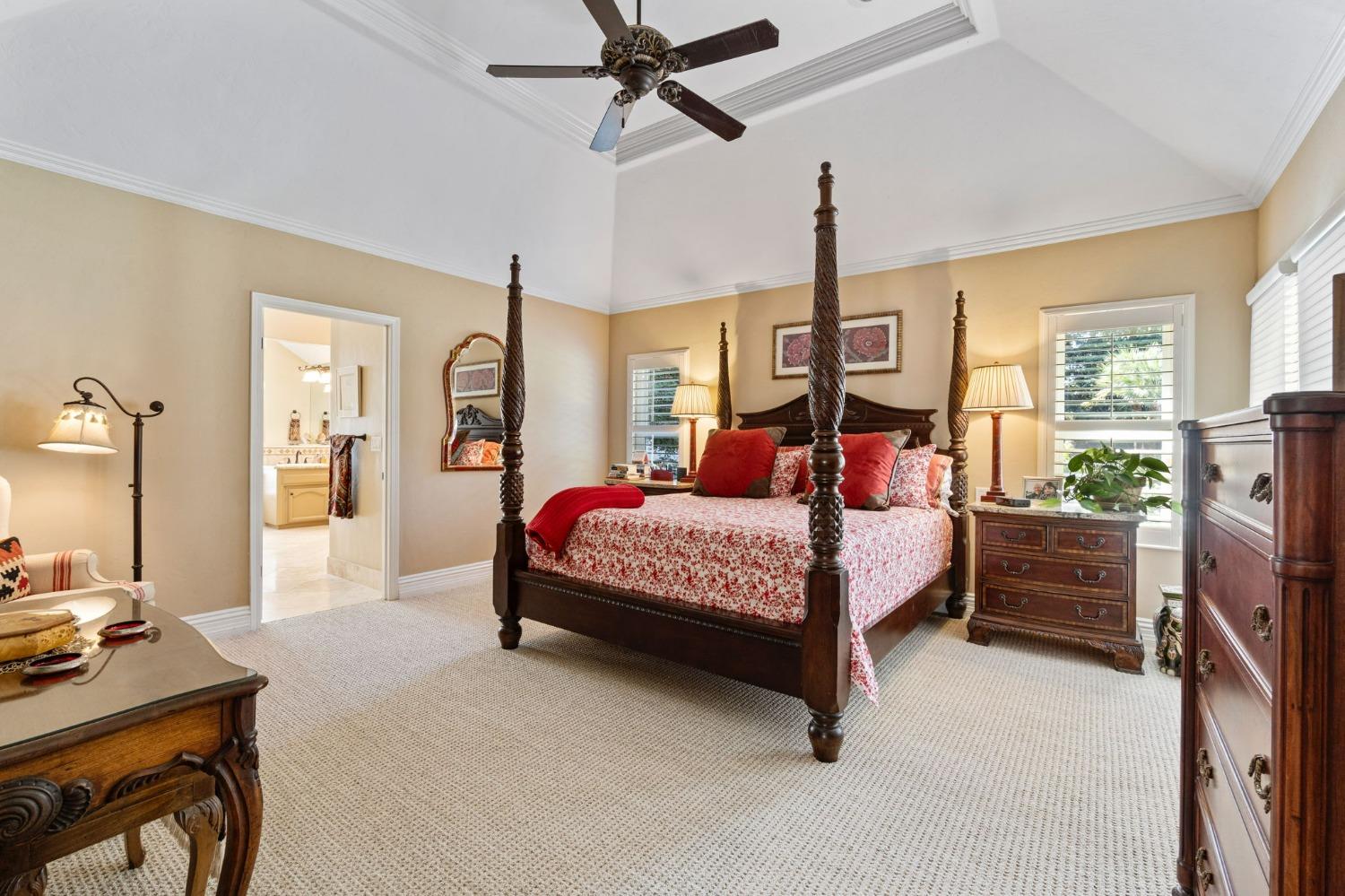 10595 E San Felipe Ave, Clovis, CA 93619