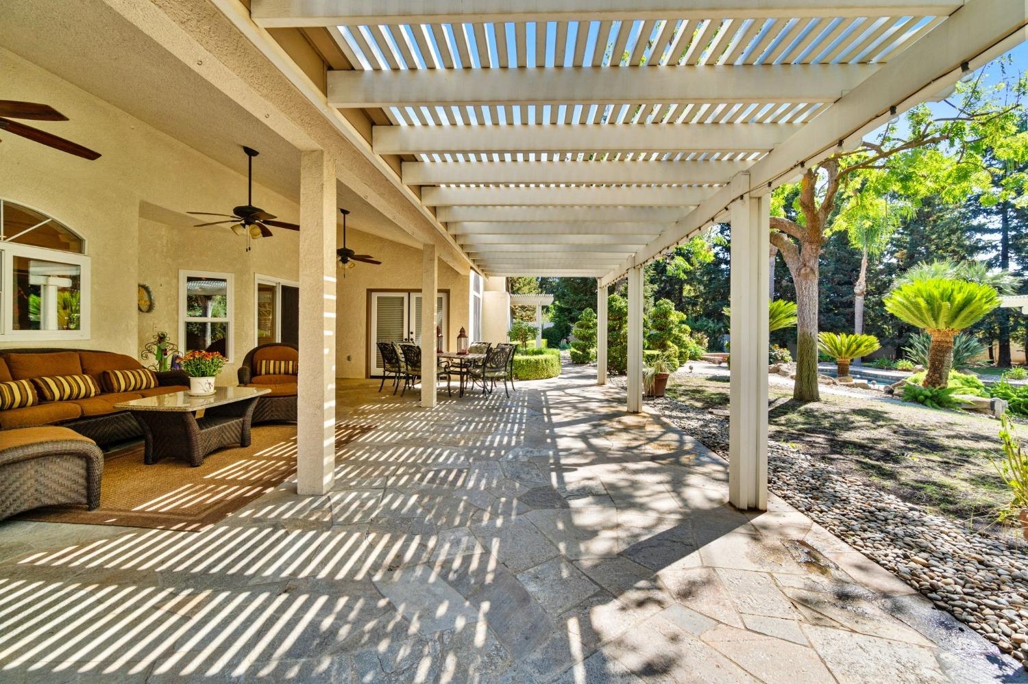 10595 E San Felipe Ave, Clovis, CA 93619