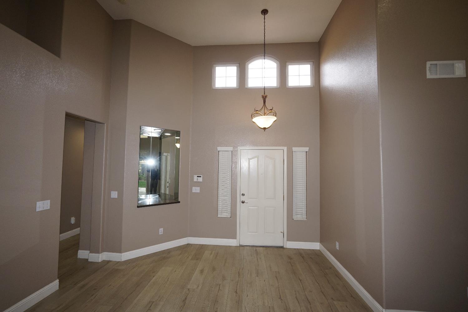 5919 W Chennault Ave, Fresno, CA 93722