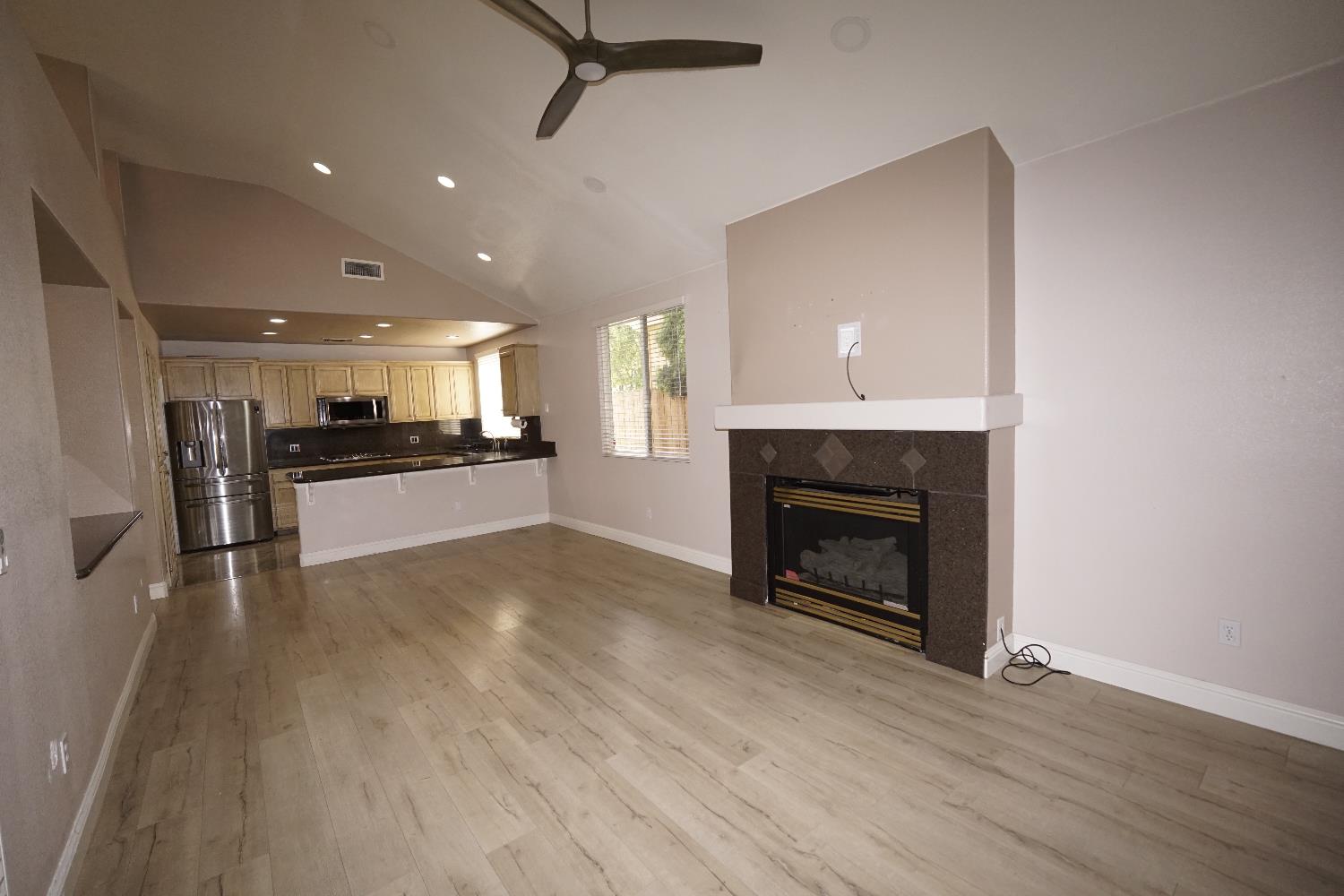 5919 W Chennault Ave, Fresno, CA 93722