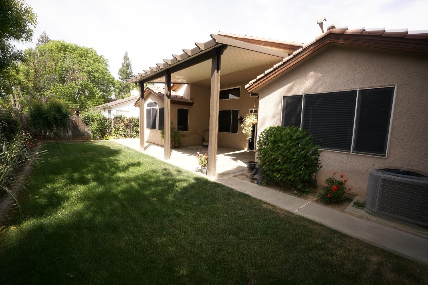 5919 W Chennault Ave, Fresno, CA 93722