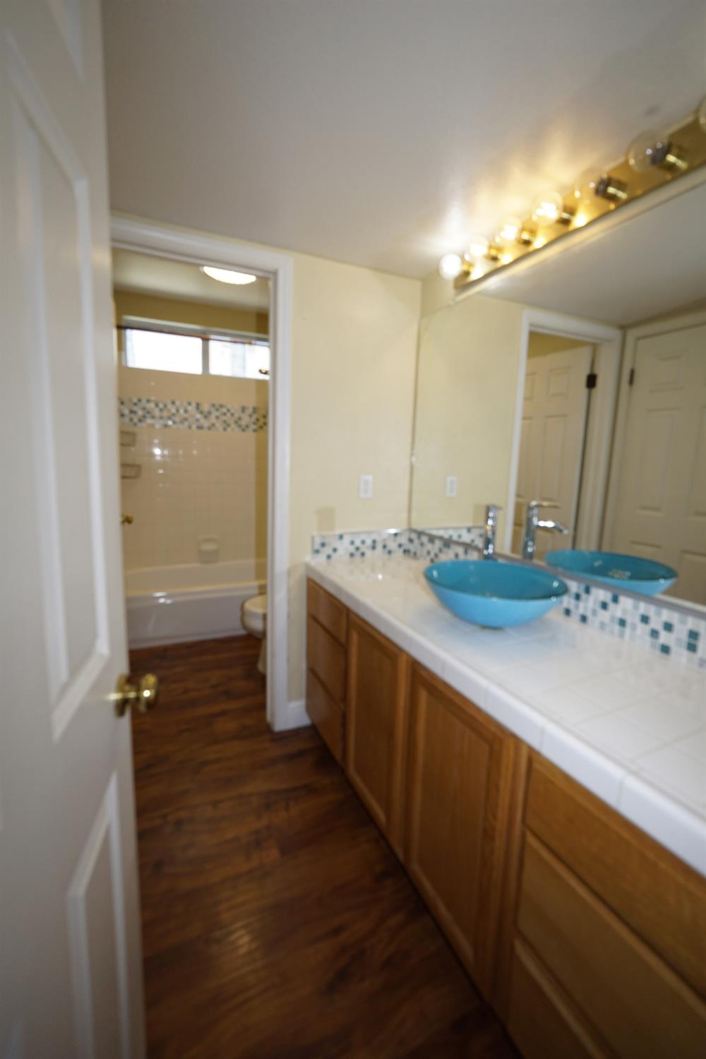 2741 Fremont Ave, Clovis, CA 93611